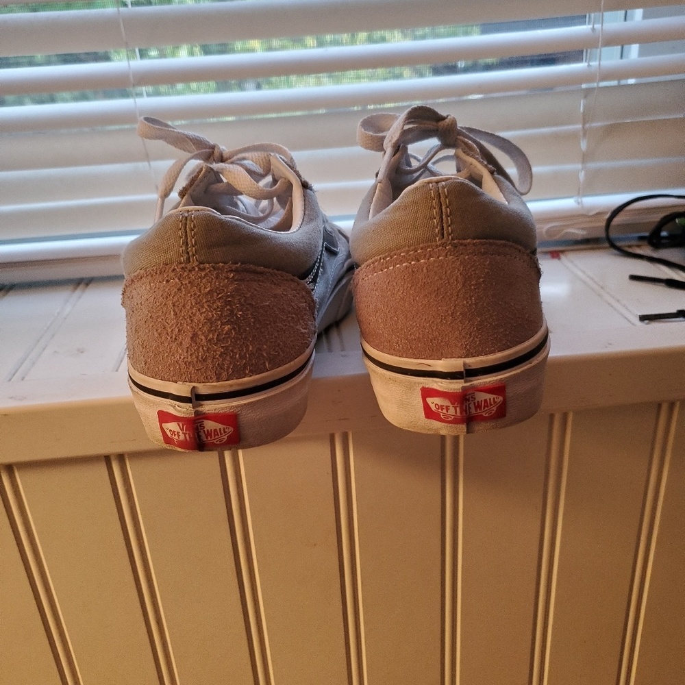 Vans - Picture 3 of 4